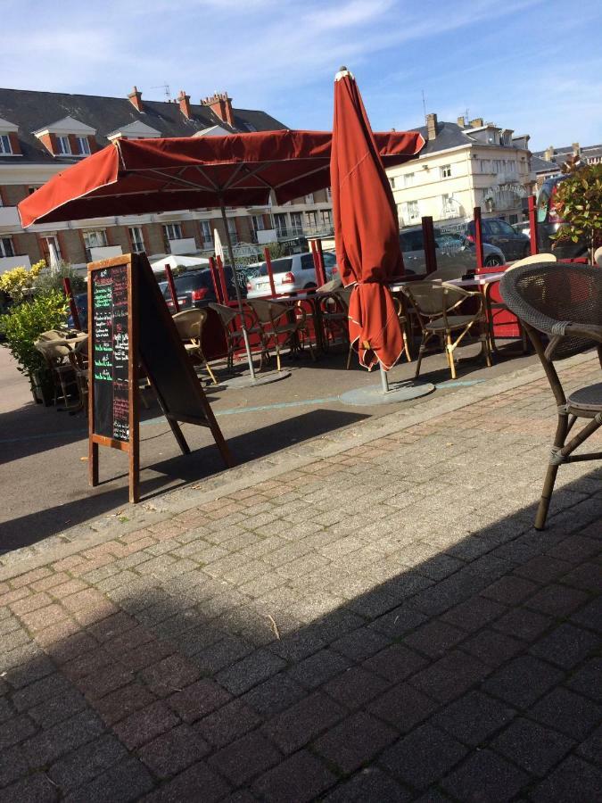Hotel De La Poste Saint-Valery-en-Caux Bagian luar foto